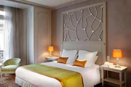 Splendid Etoile - 42