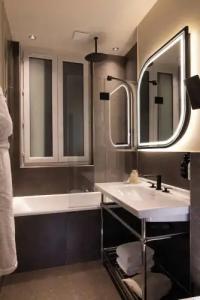 Hôtel Waldorf Trocadéro Tour Eiffel - 122