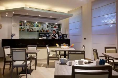 Occidental Aurelia - 25