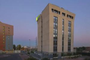 Holiday Inn Express East, an IHG Hotel