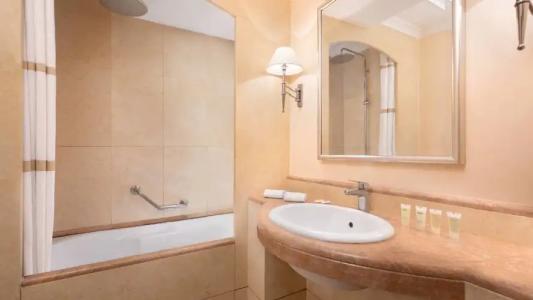 Courtyard by Marriott Rome Central Park - 34