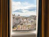 Executive Suite with balcony and with city view