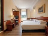 Triple room with city view