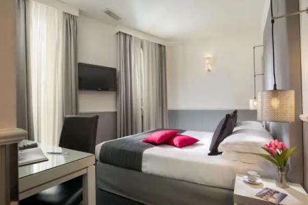 Condotti Boutique - 104