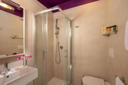 Condotti Boutique - 90