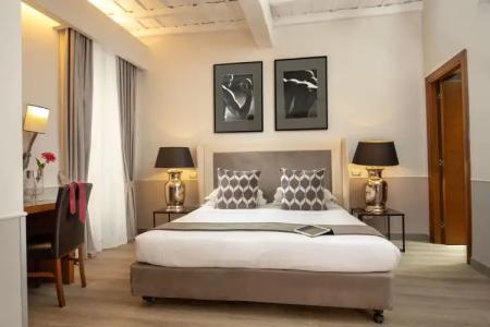 Condotti Boutique - 76