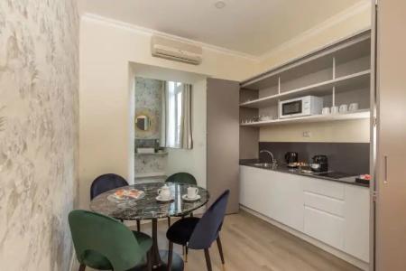 Condotti Boutique - 55