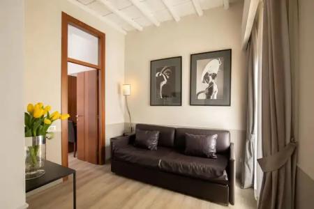 Condotti Boutique - 84