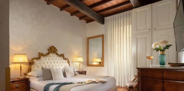 Condotti Boutique - 44