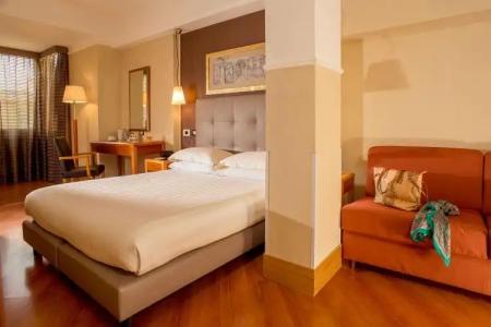 Best Western Plus Spring House - 79
