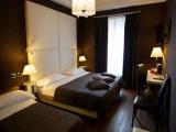 Deluxe Quadruple Family room