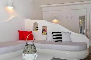 King's Suites, Kamari