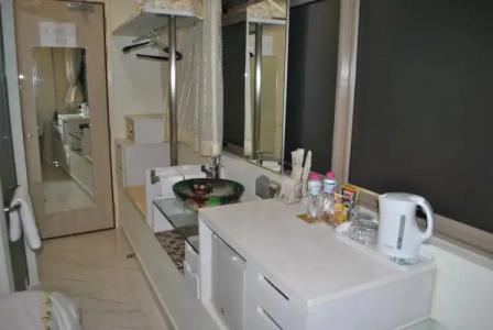 Jayleen Clarke Quay - 22