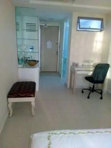 Jayleen Clarke Quay - 40