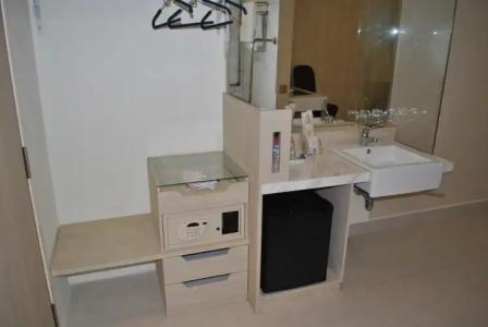 Jayleen Clarke Quay - 24