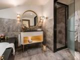 Deluxe Suite with balcony