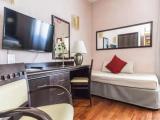 Standard Quadruple room with city view