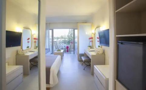 Louis Imperial Beach - 67