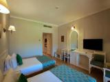 Standard room with partial sea view