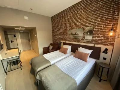 Skyline Airport - 73