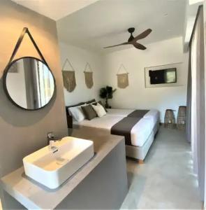 Hôtel Hélios - 109