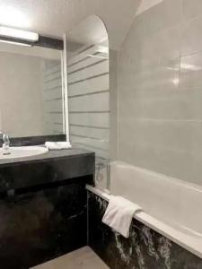 Appart-Hôtel Le Trianon - 22