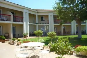 Hotel le Mas des Ponts d'Arles, Arles