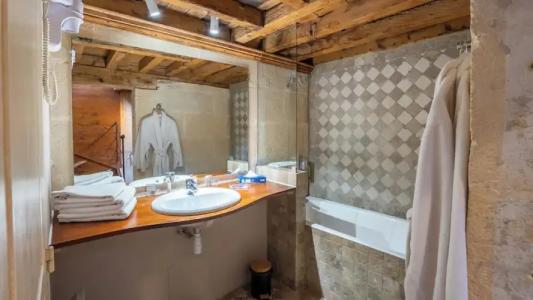 Hôtel de l'Amphithéâtre - 134