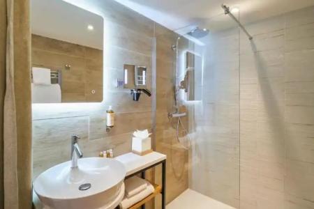 Mercure Avignon Gare TGV - 43