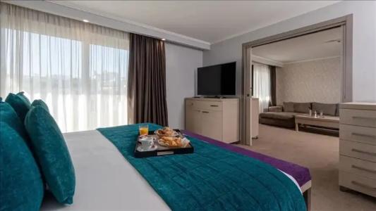 Juliana Cannes - 125