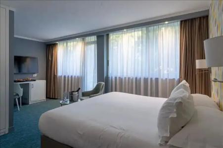 Juliana Cannes - 104