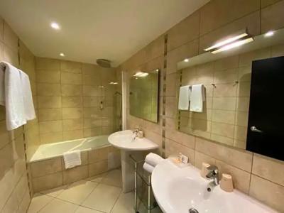 Best Western Premier Le Patio des Artistes Wellness Jacuzzi - 93