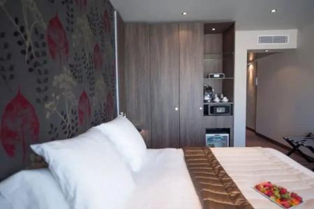 Best Western Premier Le Patio des Artistes Wellness Jacuzzi - 140