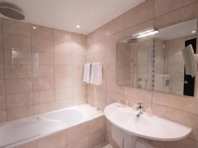 Best Western Premier Le Patio des Artistes Wellness Jacuzzi - 78