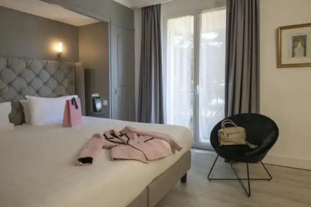 GOLDEN TULIP CANNES de PARIS - 230