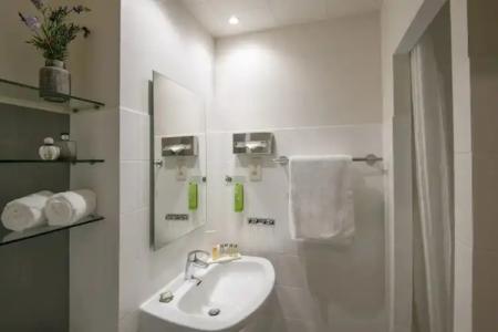 GOLDEN TULIP CANNES de PARIS - 238