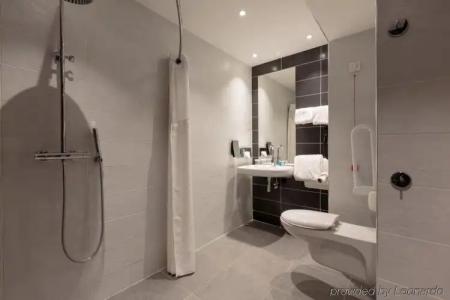 Holiday Inn Clermont Ferrand Centre by IHG - 5