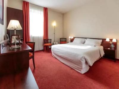 Kyriad Prestige Clermont-Ferrand - 67