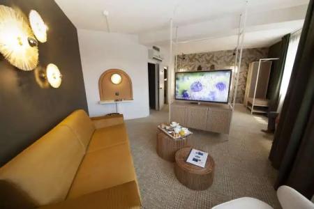 Kyriad Prestige Clermont-Ferrand - 120