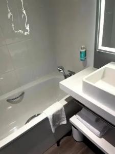 Novotel Suites Clermont Ferrand Polydome - 95