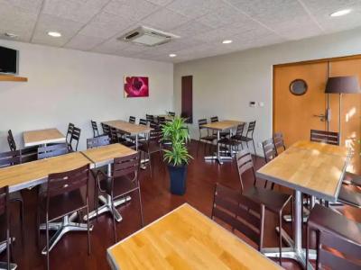 Novotel Suites Clermont Ferrand Polydome - 14