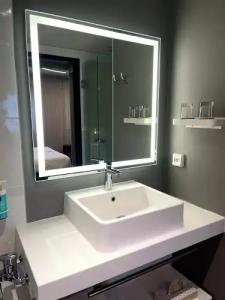 Novotel Suites Clermont Ferrand Polydome - 94