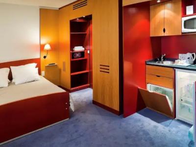 Novotel Suites Clermont Ferrand Polydome - 76