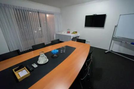 Perth Ascot Central Apartment - 4