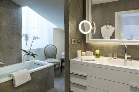 Hôtel Barrière Le Royal La Baule - 60