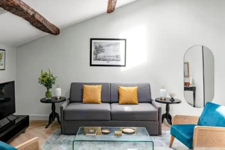 Maison des Ambassadeurs - 1