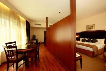 Howard Johnson Bur Dubai - 100