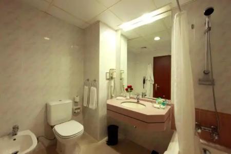 Howard Johnson Bur Dubai - 96