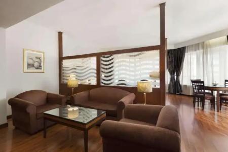 Howard Johnson Bur Dubai - 98