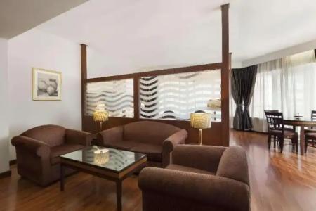 Howard Johnson Bur Dubai - 86